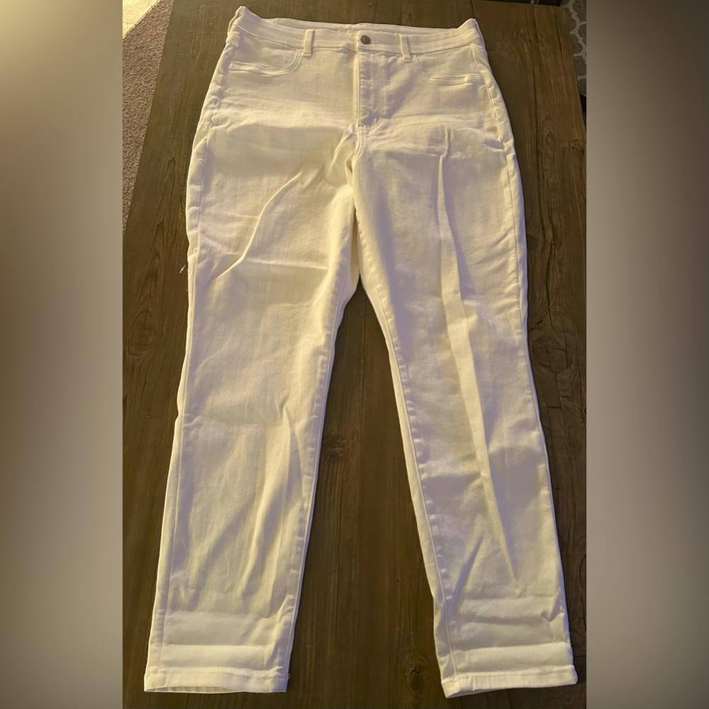 American eagle size 16 short